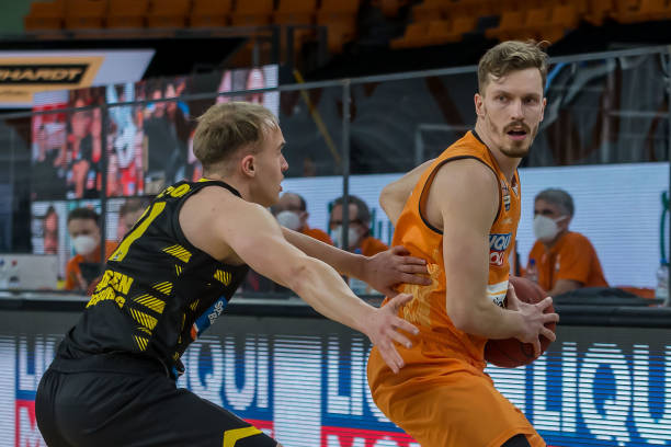 使得对手难 使得对手难